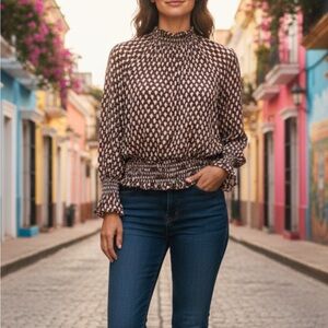 Worthington geo design smocked top xs